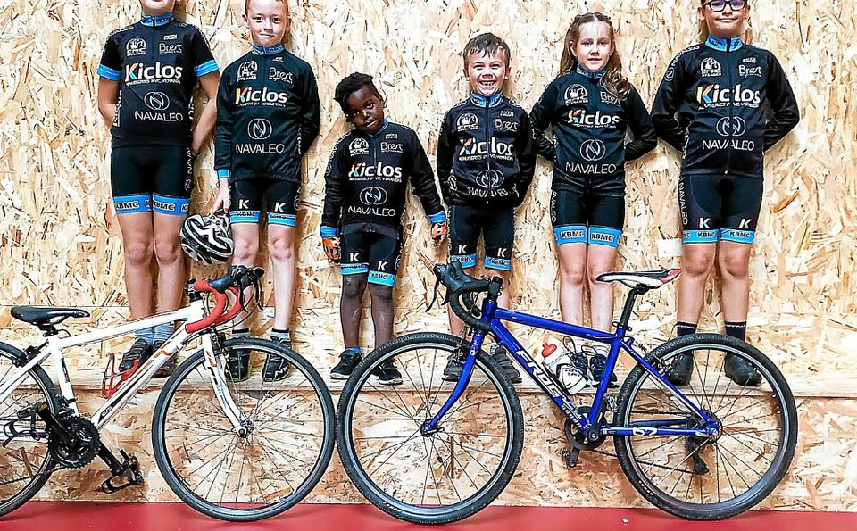 Le Kiclos Brest métropole cyclisme achète trois vélos pour les enfants