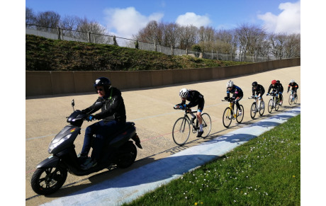 ENTRAINEMENT PISTE A LA PLACE DE LA COMPÉTITION